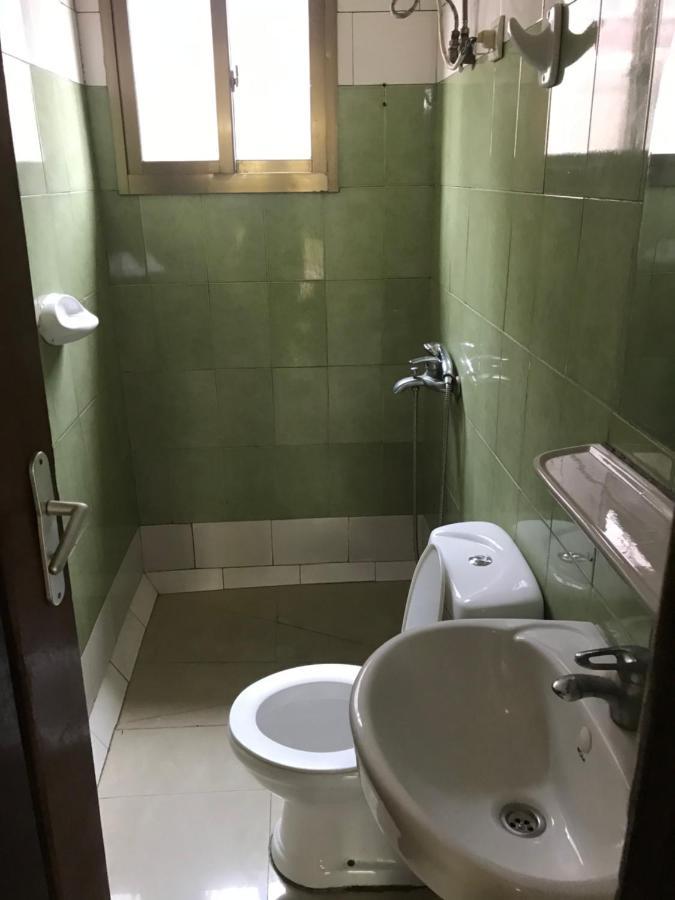 Appartements Chez Leo Μπραζαβίλ Εξωτερικό φωτογραφία