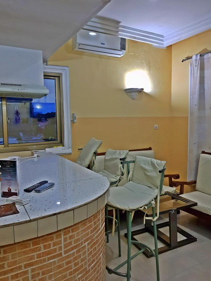 Appartements Chez Leo Μπραζαβίλ Εξωτερικό φωτογραφία