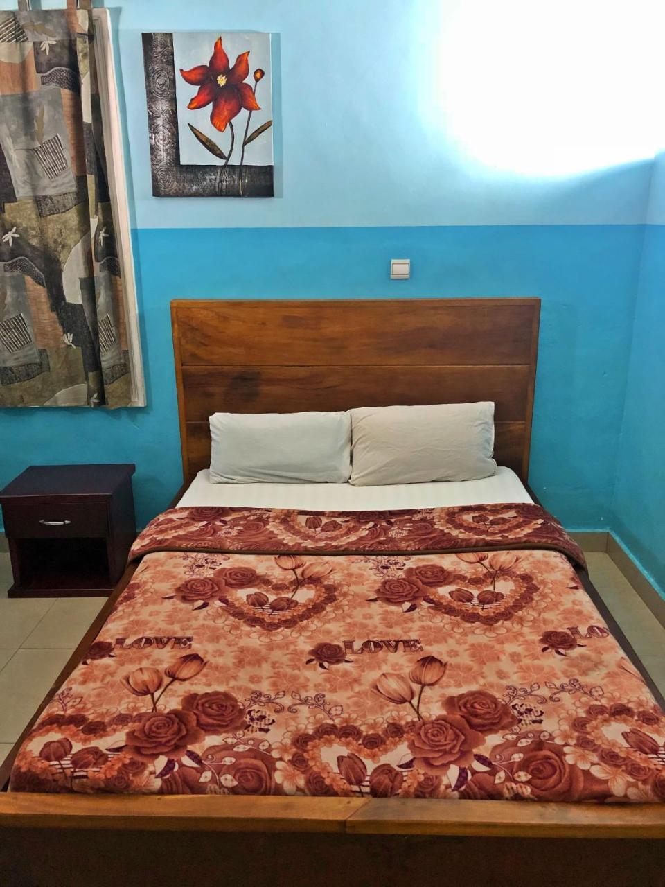 Appartements Chez Leo Μπραζαβίλ Εξωτερικό φωτογραφία